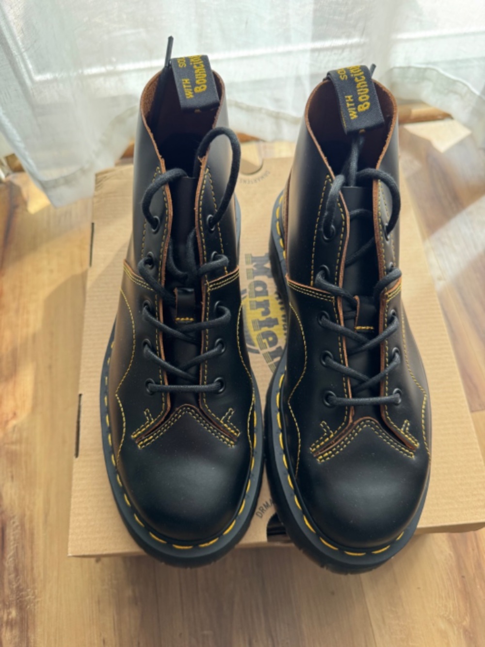 Dr. Martens - Picture 2 of 2